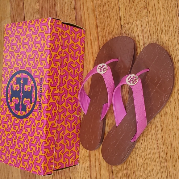 Tory Burch Shoes - Tory Burch Thora Leather Hibiscus Sandals